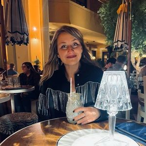 Meet your Posher, Alex
